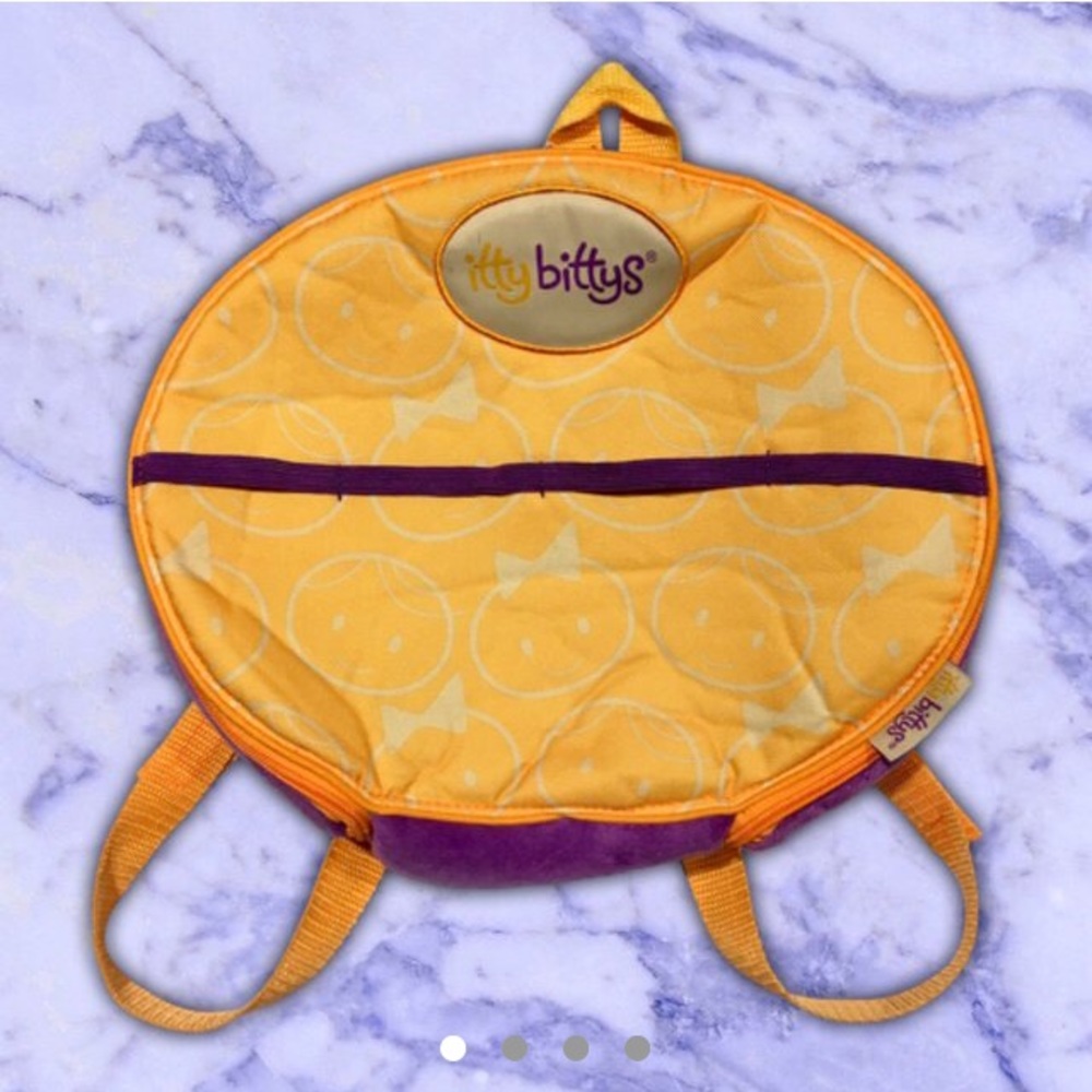 Hallmark Itty Bittys carry along mini backpack